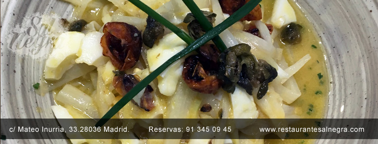 espárrago blanco fresco de Navarra en restaurante en Madrid - Sal Negra