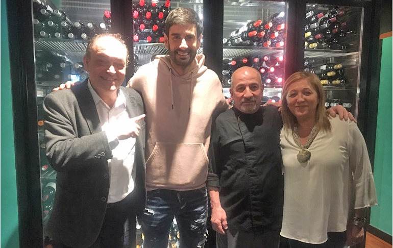 Melendi en restaurante Sal Negra